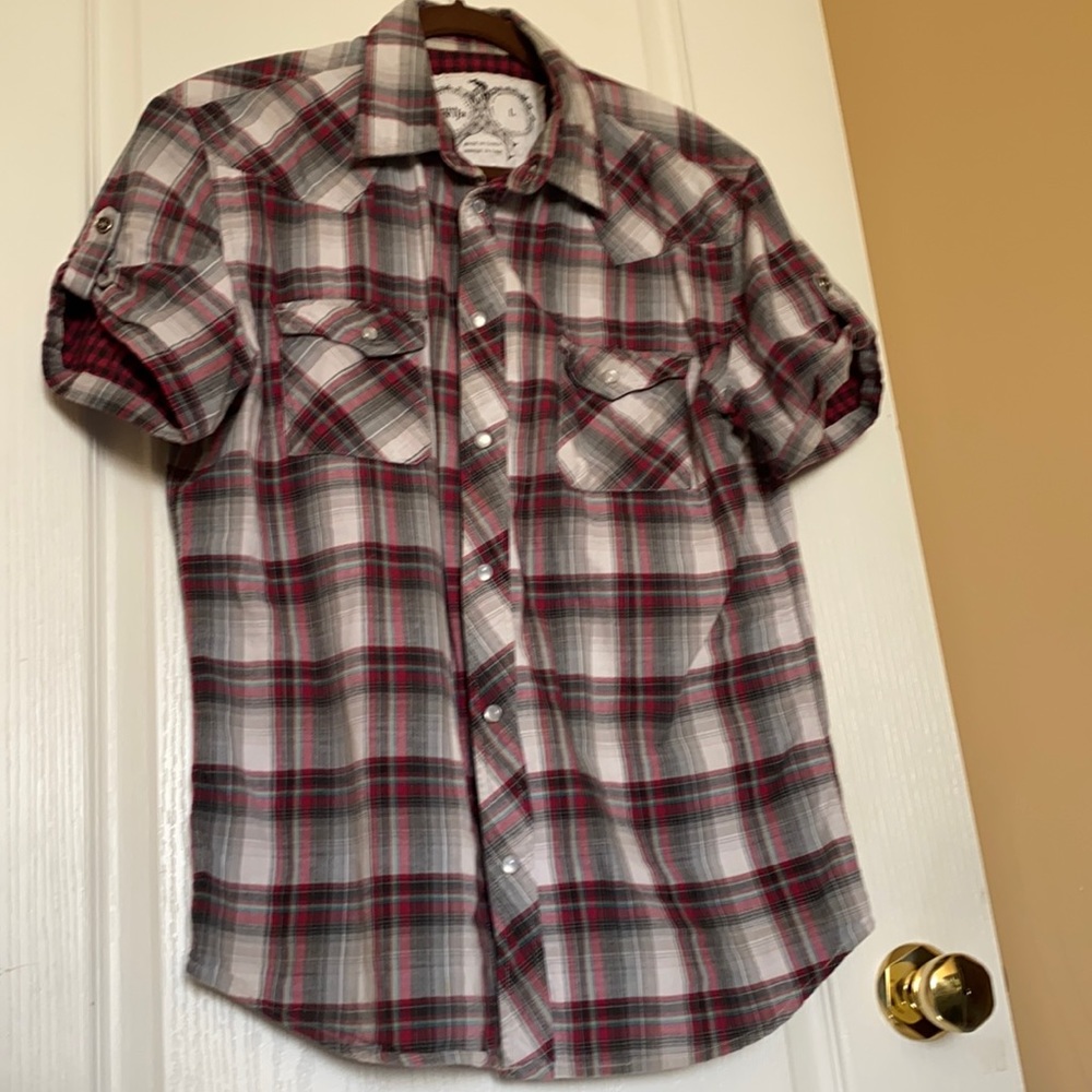 Plaid short sleeve button up shirt